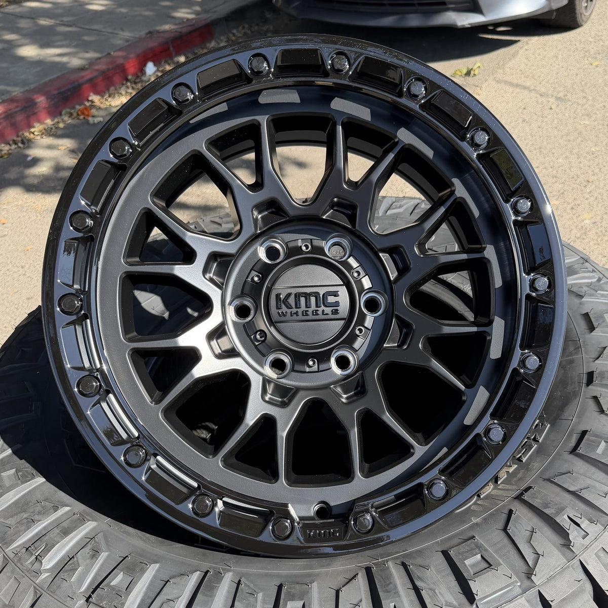 KMC KM558 Imperial 17x8.5 Matte Black wheel